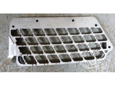 Подножка алюминиевая нижняя тягач/миксер правая  SH F3000 SHAANXI / Shacman (ШАНКСИ / Шакман)  фото 1 Ханты-Мансийск